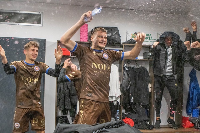 场球迷的热 场球迷的热